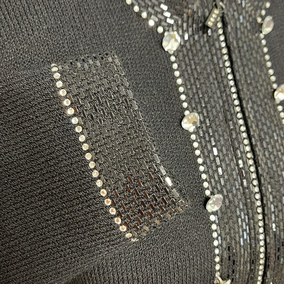 St. John Evening by Marie Gray Paillette
Embellished Knit Jacket in Black,Size 6 - Picture 3 of 10
